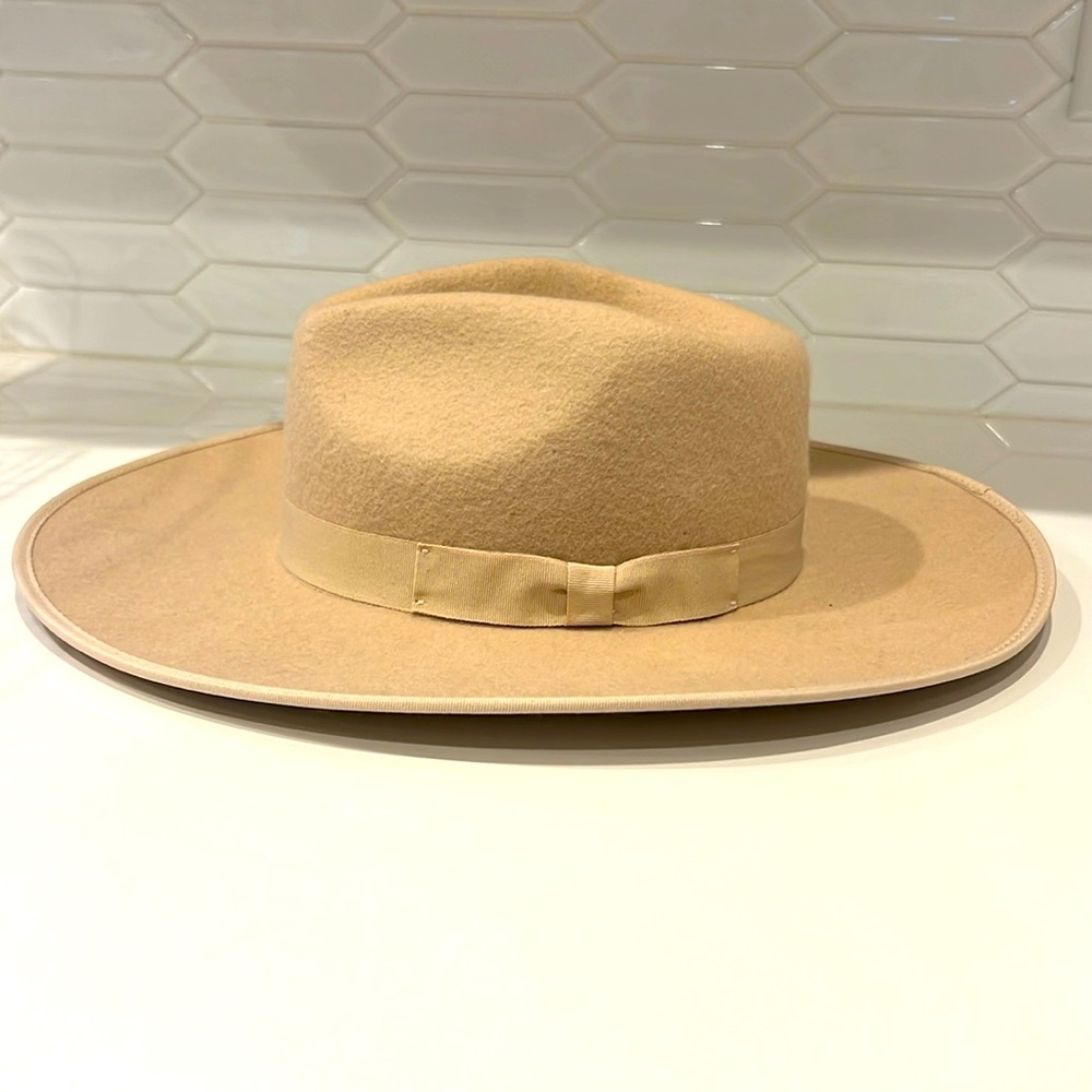 Olive and Pique Wool Hat. Caramel. Unisex. Medium.